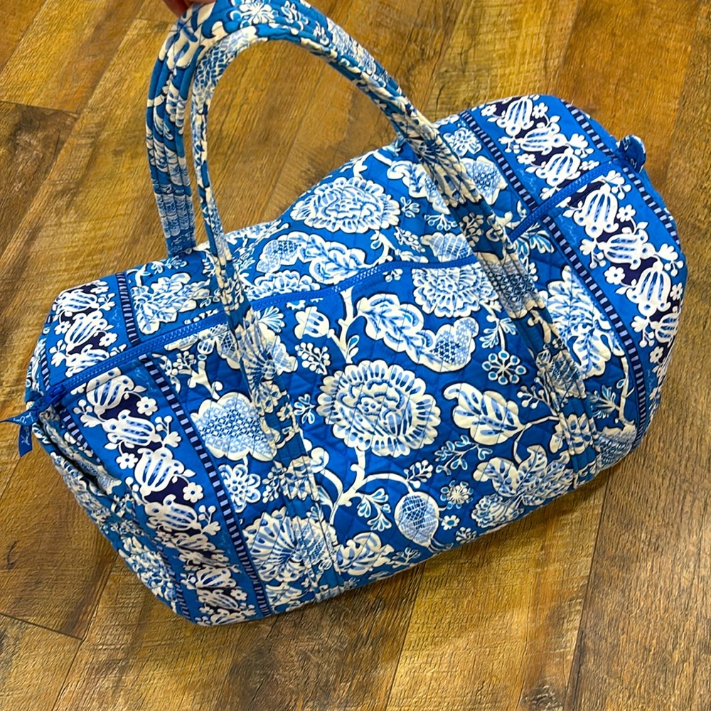 Vera Bradley Large Duffle - Blue Pasley